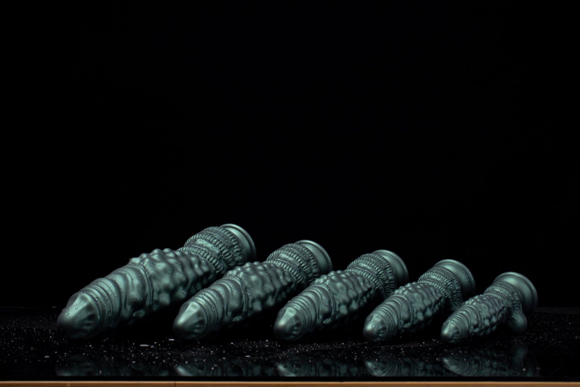 TaRiss's ディルド アナルプラグ 凹凸あり 吸盤付き 液体シリコン グリーン 「蒼龍」 - TaRiss's